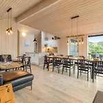 Bernadine - 500m From The Sea By Interhome